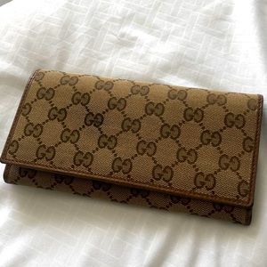 Authentic Gucci wallet